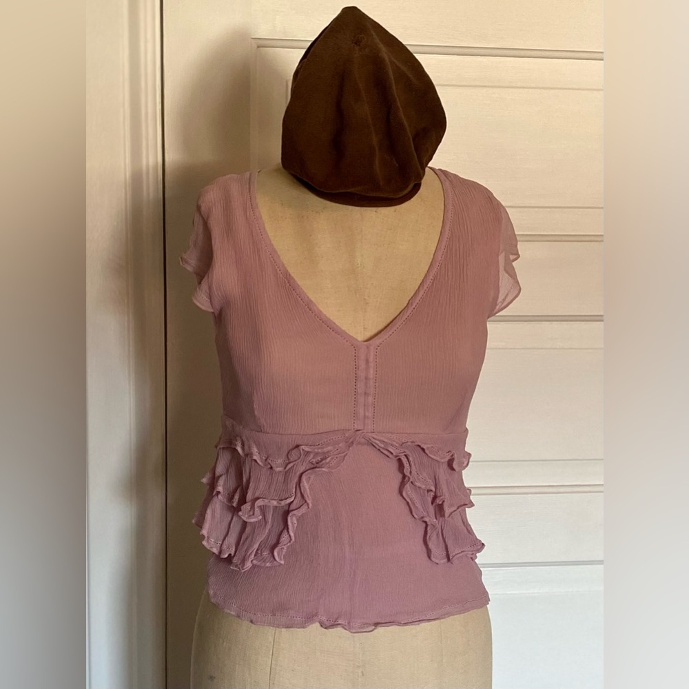 3 / $20 sale! Size 8 “fei” (Anthropologie) side zip blouse.  Light purple.